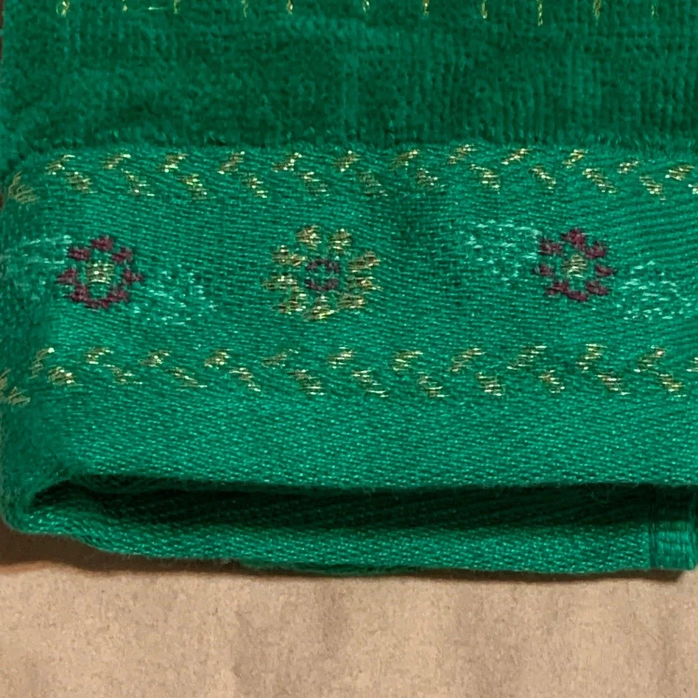 3/$10🔥Santa hand towel set.